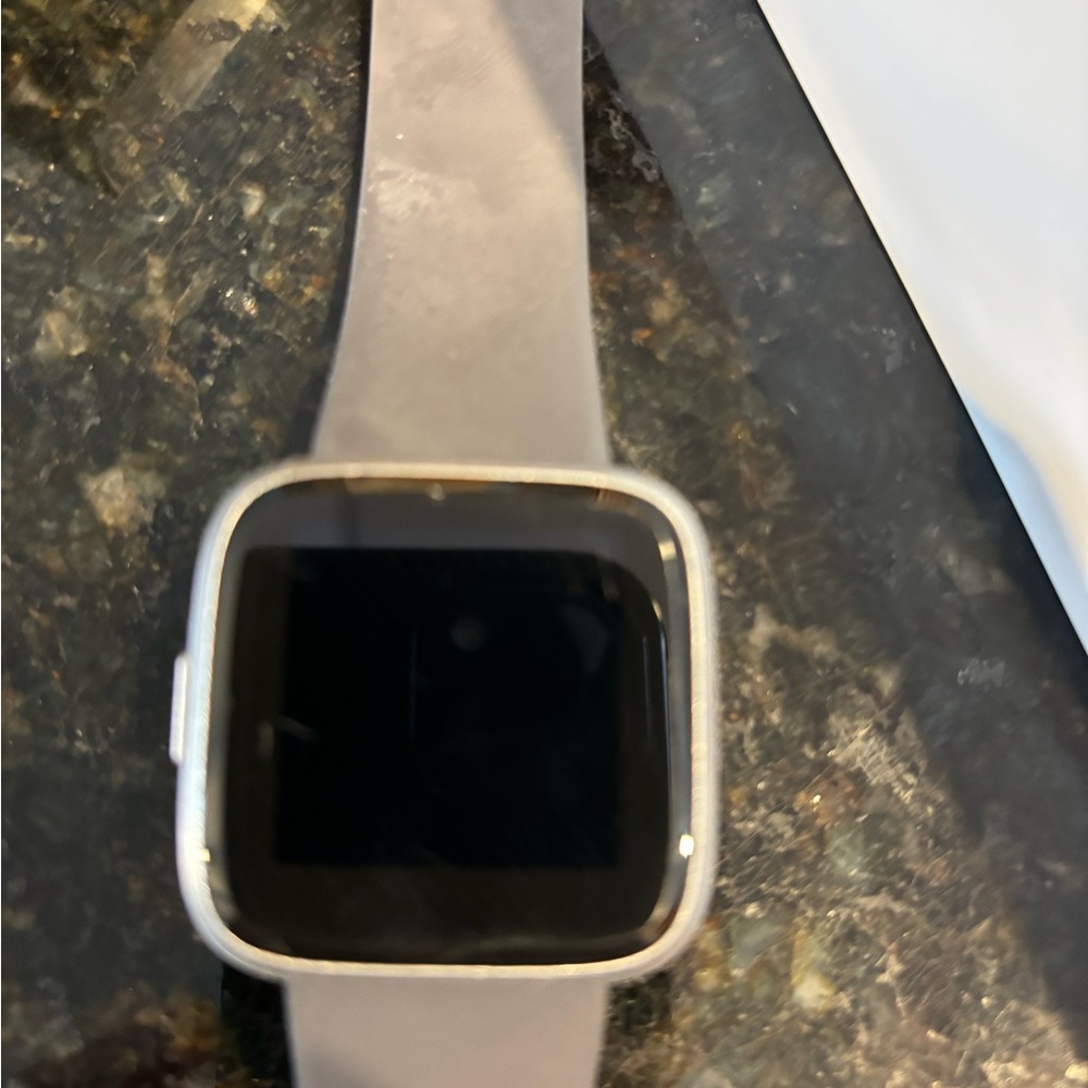 Fitbit Versa Lite - image 3